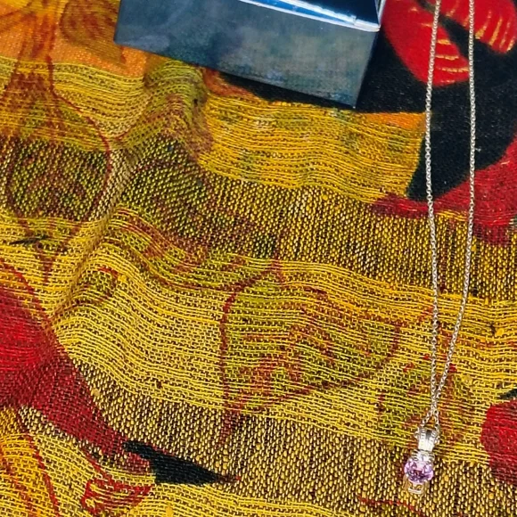 AVON 2005 Sterling Silver Amethyst w CZ accents Pendant And Necklace With Box - Picture 10 of 10